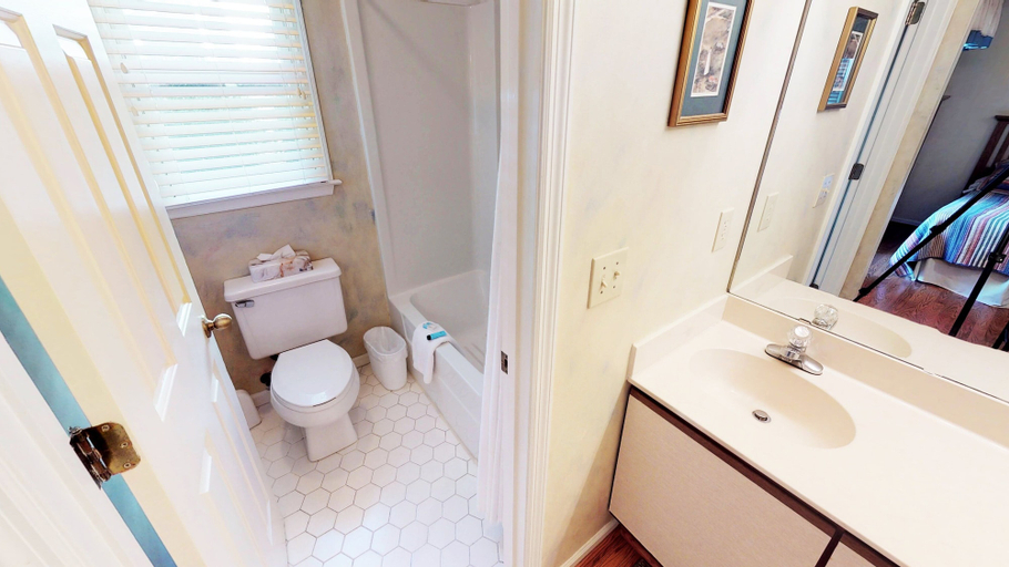 Interior 5, River Creek 1 Unit 401, Brunswick