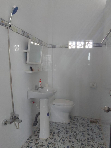 Bathroom 2, Đuc Phat Homestay, Tân Phú