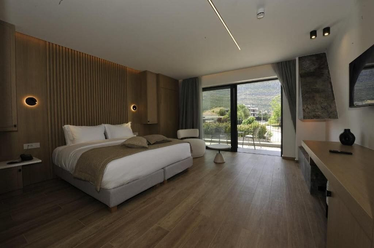 Room 4, TERRA VINUM, Peloponnese