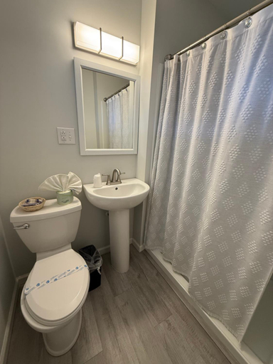 Bathroom, Point Pleasant Manor, Ocean