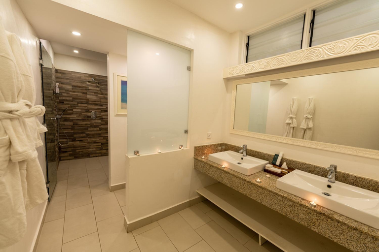 Bathroom 5, Diamonds Dream Of Africa, Malindi