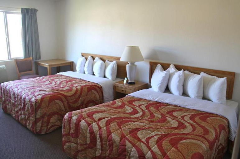 Bedroom 2, Aladdin Inn and Suites, Multnomah