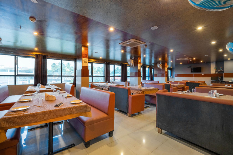 Others 3, Hotel O Nirvikalpa, Dakshina Kannada