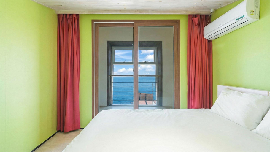 Bedroom, Geojedo Pilos Ocean View Pension, Geoje