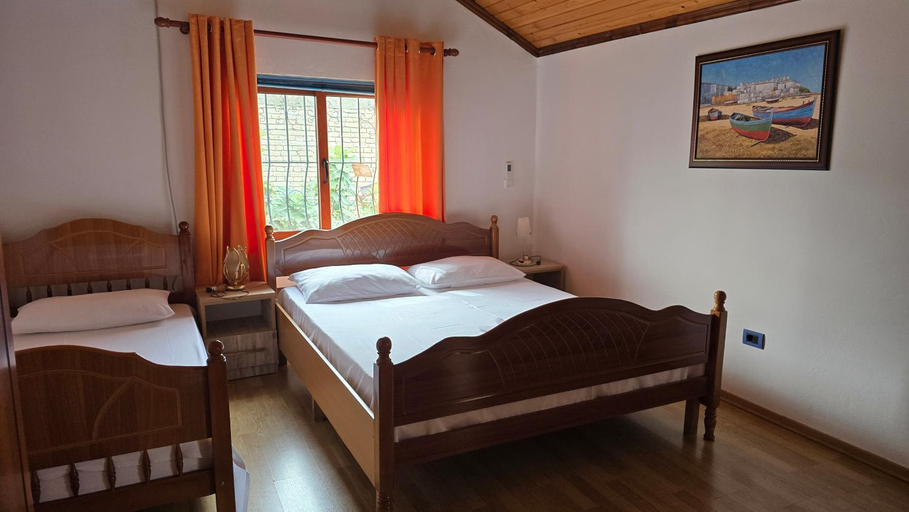 Bedroom 2, Eni's Villa, 2km from Vain Beach, Lezhës
