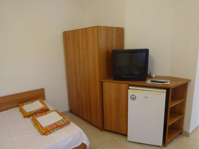 Others 2, Hris, Sozopol