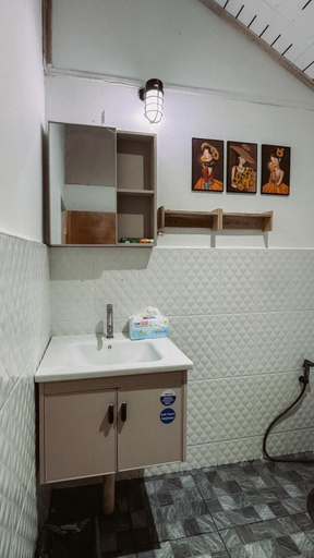 Bathroom 4, Kood Life, K. Ko Kut