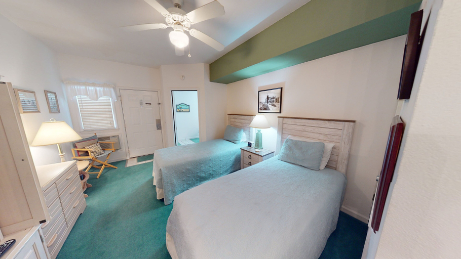 Interior 5, Royal Poste Unit 2905, Brunswick