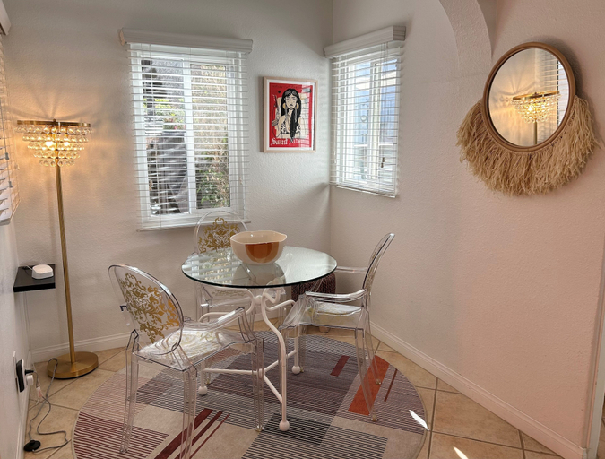 Interior 5, Cardillo 3, Riverside