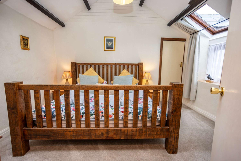 Bedroom, The Loft, One Bedroom Apartment, St Florence, Pembrokeshire