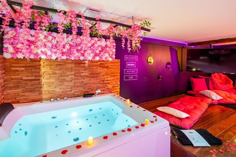 Bathroom 3, Sweet Dreams Jacuzzi, Rhône