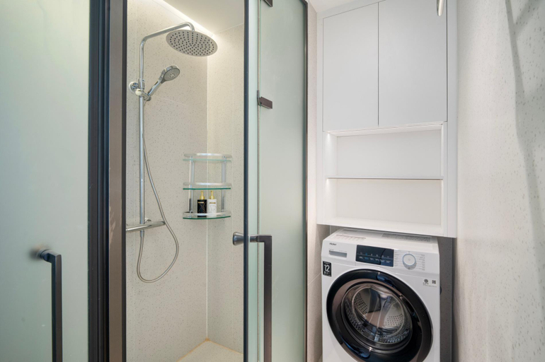 Bathroom 2, Beachfront 1 Bedroom 361 Condo Kora Resort, Pulau Phuket