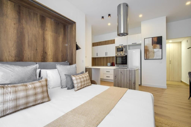 Room 4, Dobo Fuenlabrada Lima, Madrid