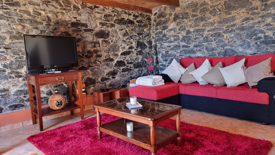 Others 5, Casa da Achada de Cima, Calheta