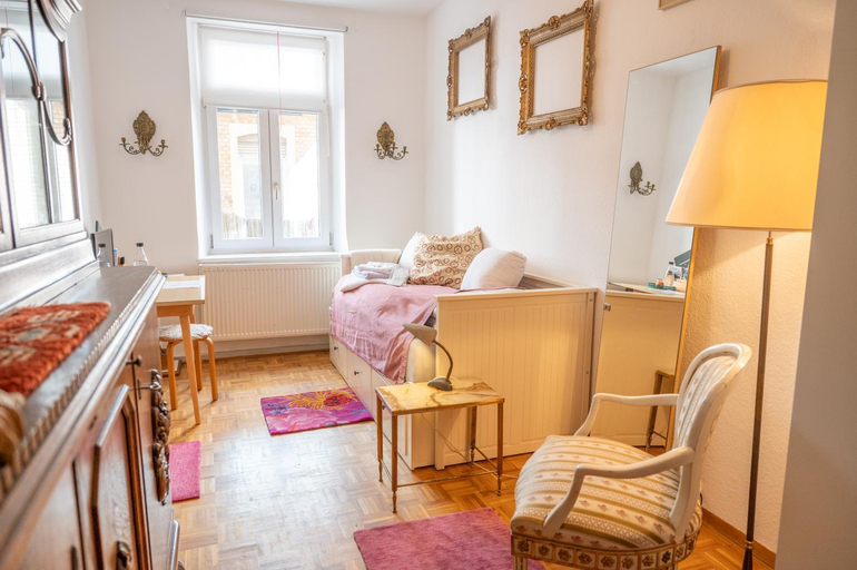 Guestroom, Zimmer in Kunstlerwohnung, Stuttgart