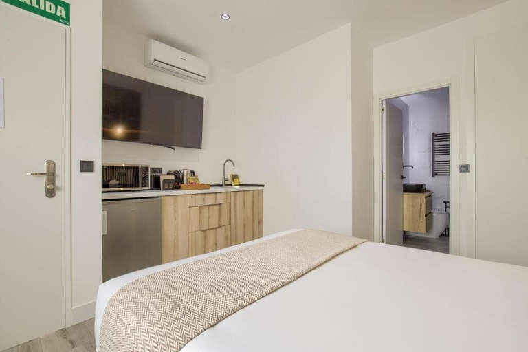 Room 2, Dobo Madrid Lucero, Madrid