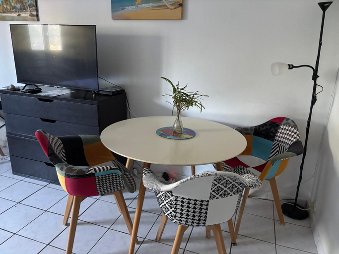 Others 4, Le Colibri et le Frangipanier, La Trinité