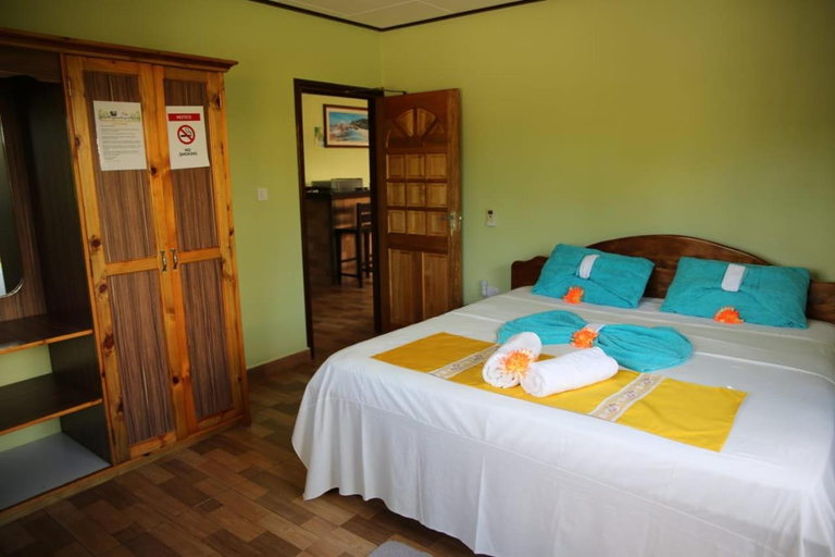 Bedroom 2, Lianita's Cottage (Selfcatering)