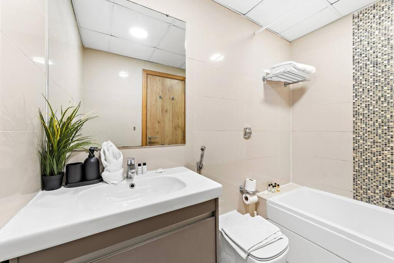 Bathroom 4, Luxurious 4 Bedroom Duplex Villa Apartment Near JBR, Dubai