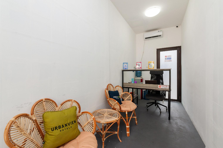 Public Area, Urbanview Don Juan Pondok Gede by RedDoorz, Bekasi