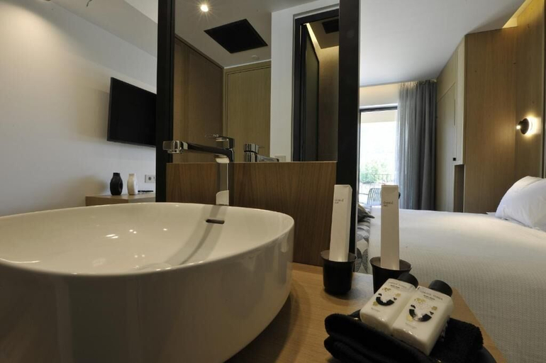 Room 2, TERRA VINUM, Peloponnese
