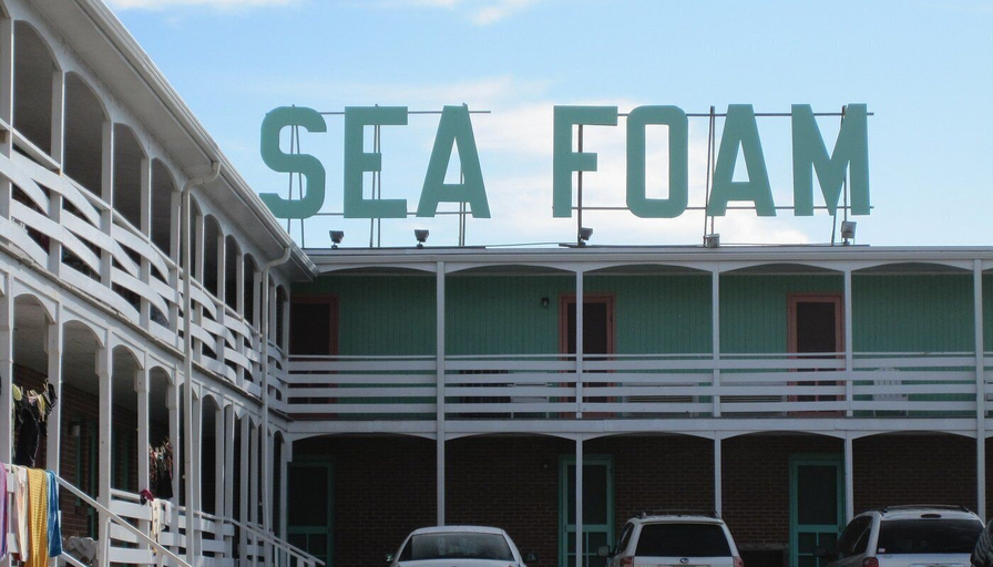 Point of interest, Sea Foam Motel, Dare