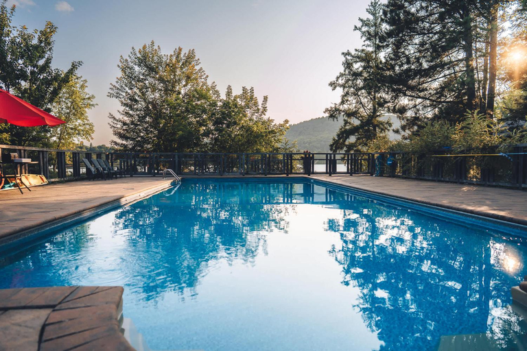 Sport & Beauty 3, Bright Chalet With hot tub and Indoor Sauna, Les Laurentides