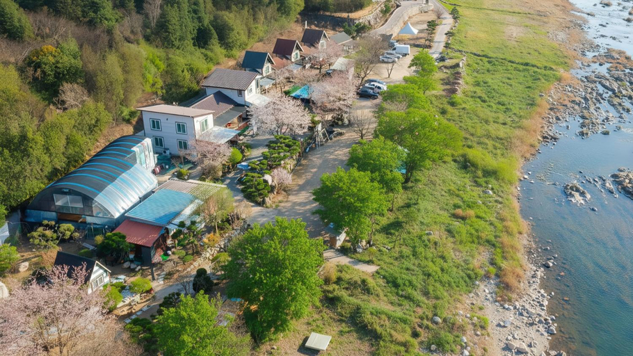 Exterior & Views 2, Gapyeong Ebenzer Pension, Gapyeong