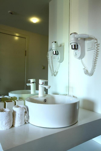 Bathroom 4, Hotel Futuro Bishkek, Bishkek
