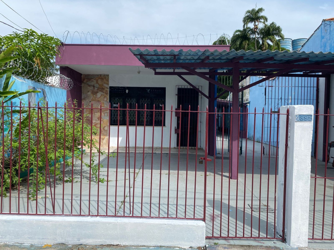 Property grounds 3, Açaizeiro Hostel, Belém