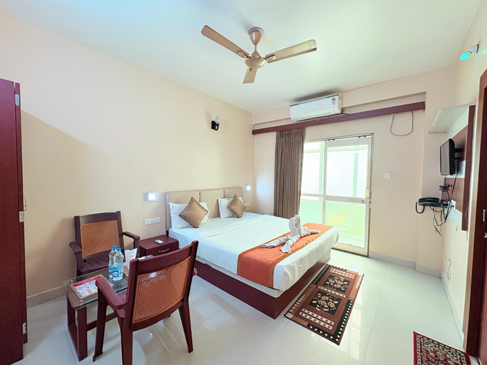 Bedroom 3, Hotel Golden Wave Puri Near Sea Beach, Puri