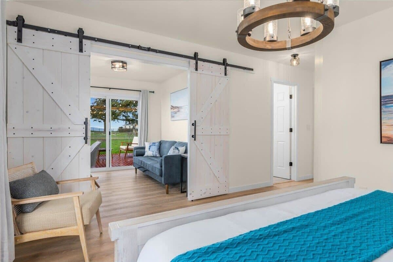 Bedroom 3, @ Marbella Lane Wave HS W/ev Charger, Oceanfront!, Island