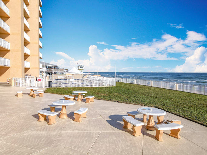 Interior 2, Oceania Beach Club 703, Volusia