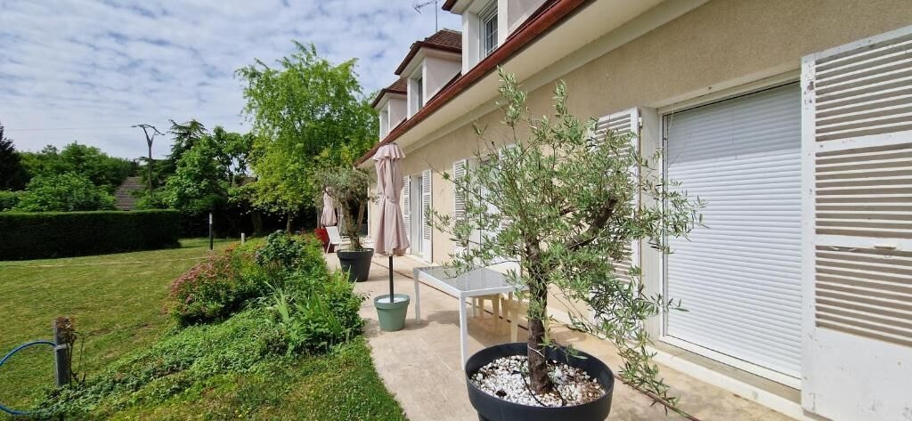 Property grounds 5, Les Randonneuses, Marne