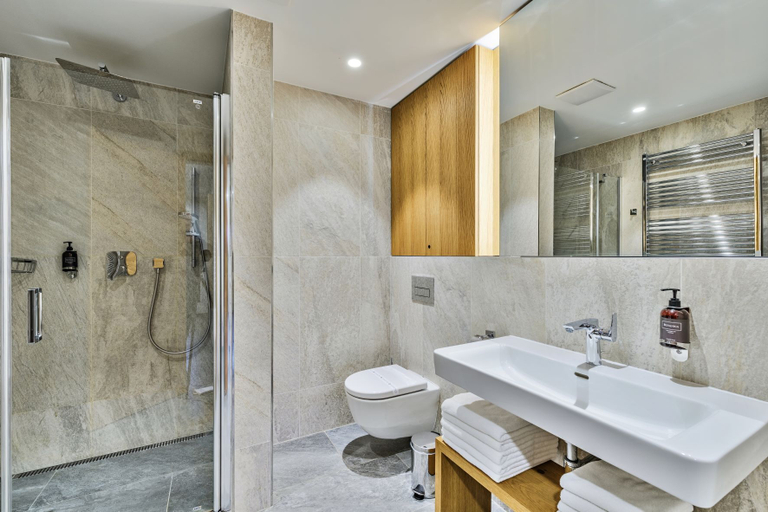 Bathroom 3, Palace Apartments, Trutnov