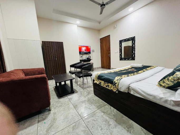 Bedroom 2, Raghav INN, Karnal