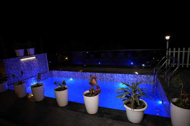 Swimming pool [outdoor] 5, Kasauli Cabin, Solan