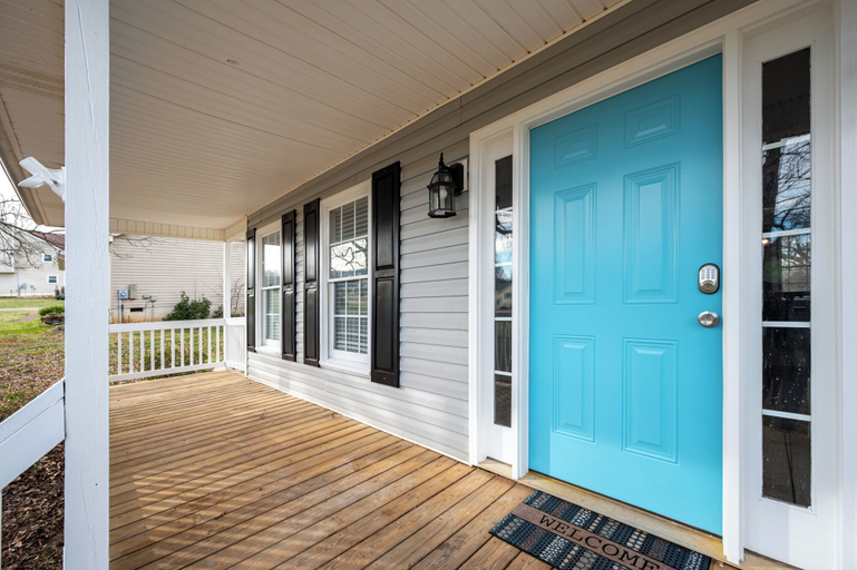 Interior 5, 23 Magnolia, Rydal, Bartow