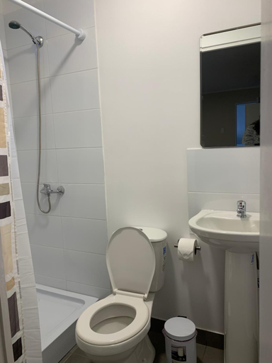 Bathroom 4, Peninsula Hostel, Iquique