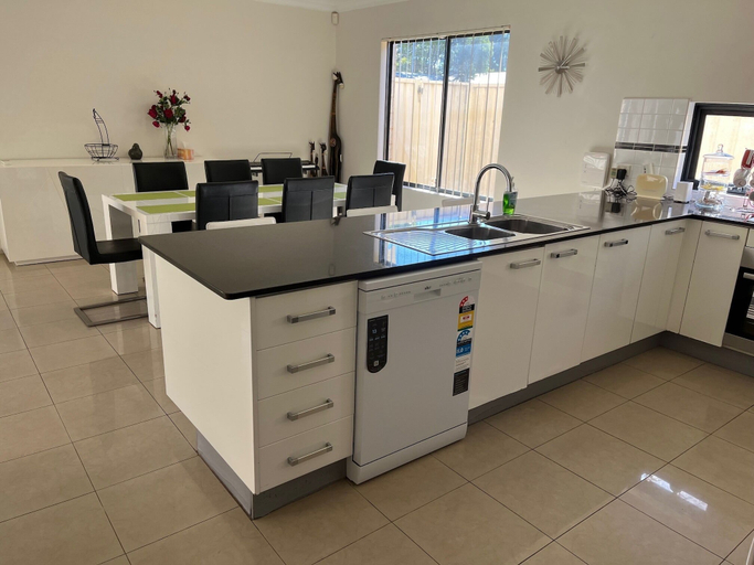 Private kitchen 4, Cloverdale Family Accommodation, Perth