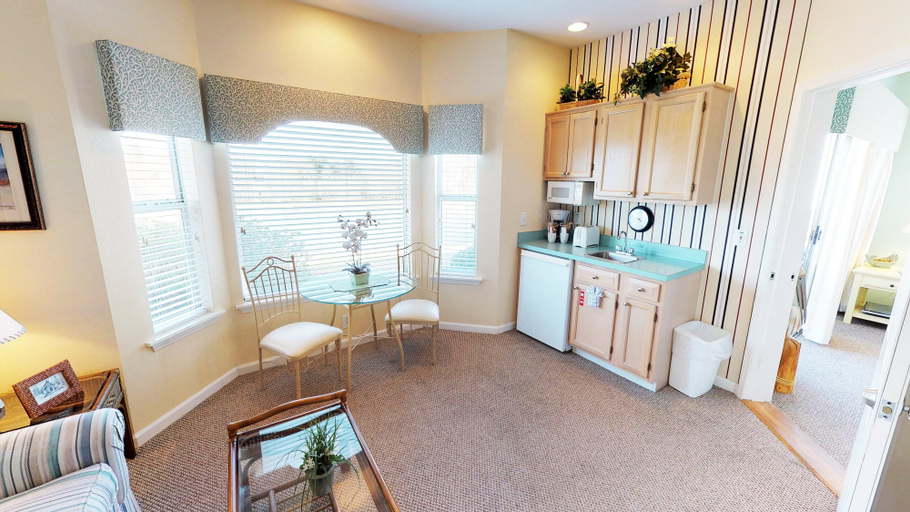 Others 4, River Creek 2 Unit 1602, Brunswick