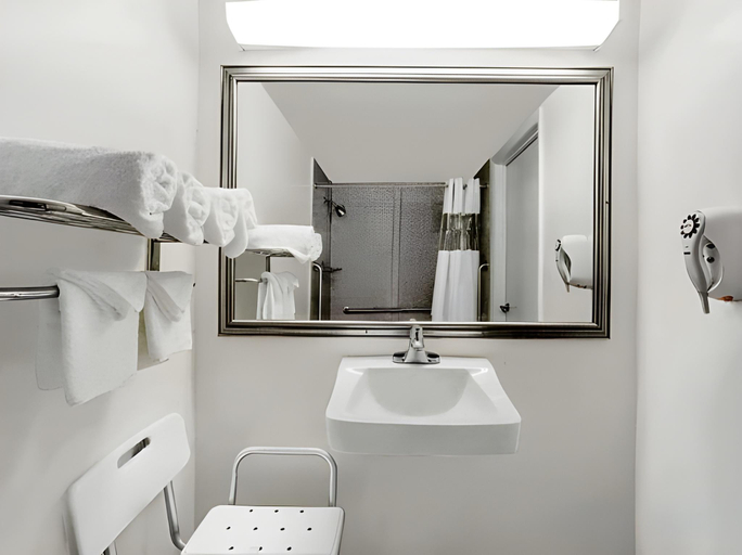 Bathroom 4, Ocean Resort, Virginia Beach