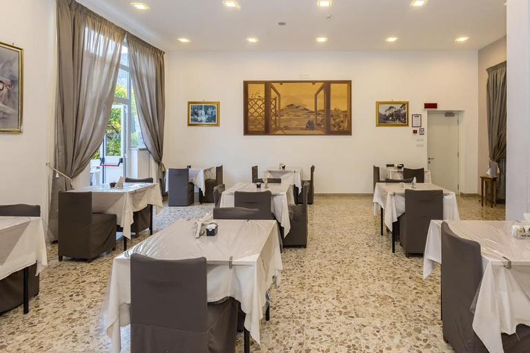 Food & Drinks 5, Sisters' Hotel, Napoli