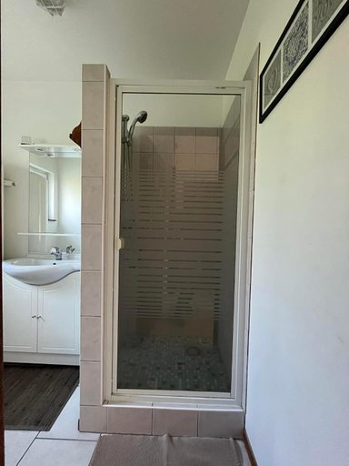 Bathroom 3, Gite Caillebourg Normandie, Seine-Maritime