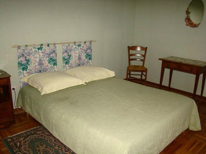 Room 3, Gite La Raymondiere, Deux-Sèvres