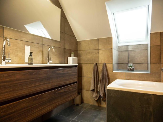Bathroom 4, Modern apartment right next to the ski lift, Tamsweg