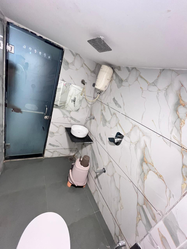 Bathroom, Hotel Dream Inn, Ahmadabad