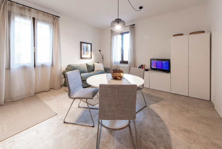 Living area 3, HouSmart Montanara 606-4, Modena