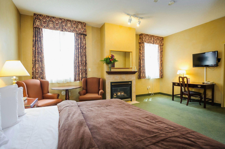 Bedroom 2, Peterborough Inn and Suites Hotel, Peterborough
