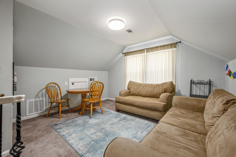 Interior 2, Plan A Trip To Georgia Aquarium In This Comfy 3BR, Fulton